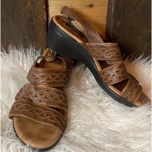 Clarks Artisan Sling-back Leather Sandals